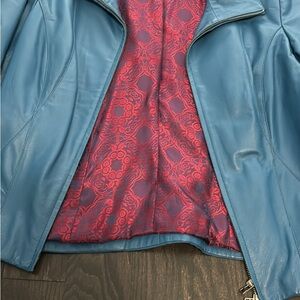 Danier leather jacket size L blue like new